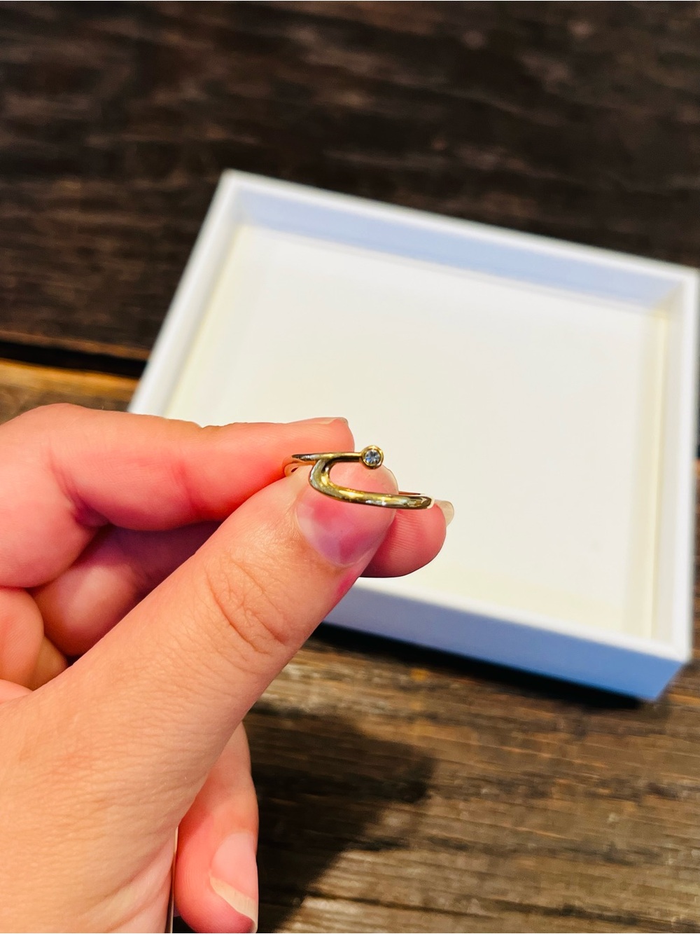 Delicate Gold Open Ring with Single Stone
